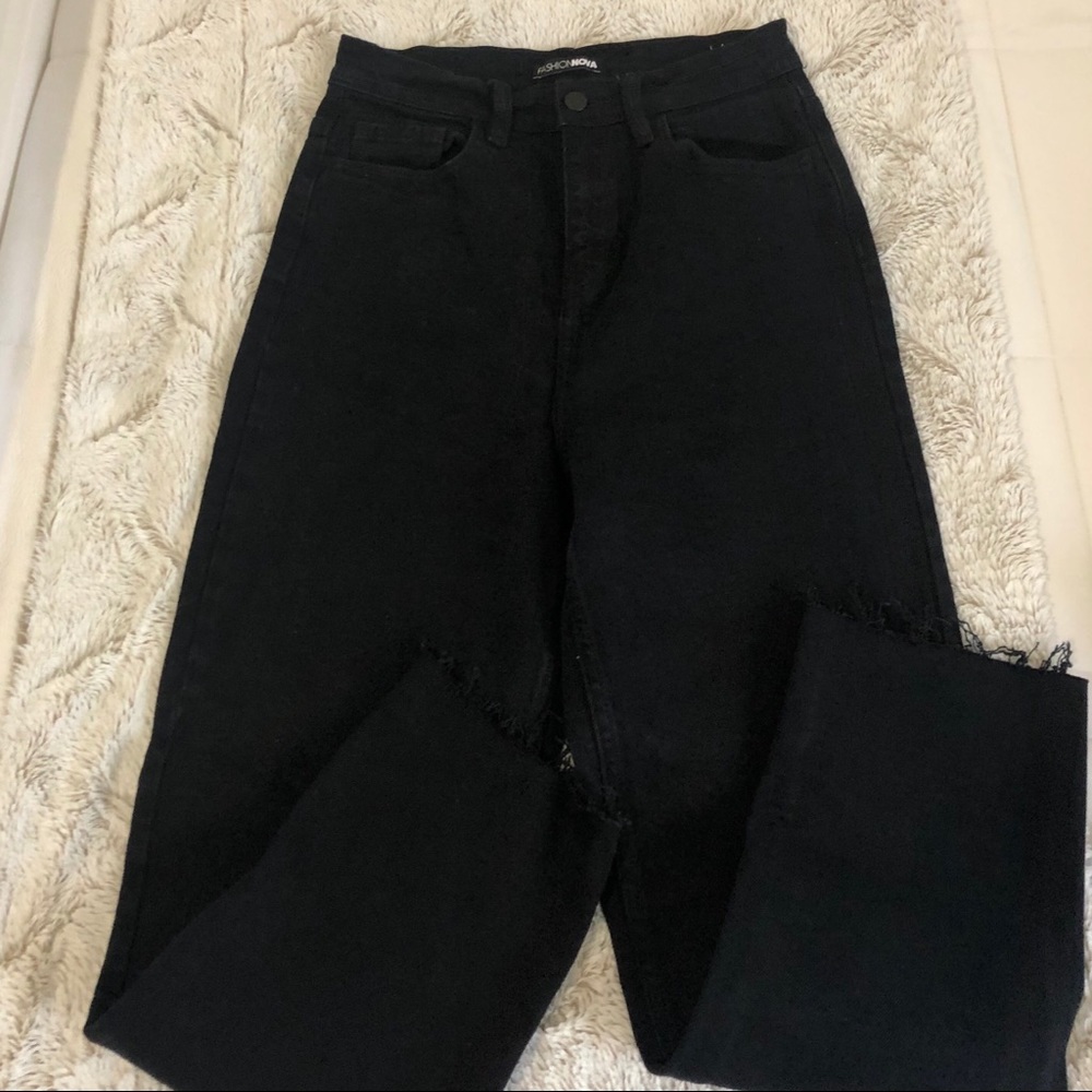 Mom jeans with raw hem